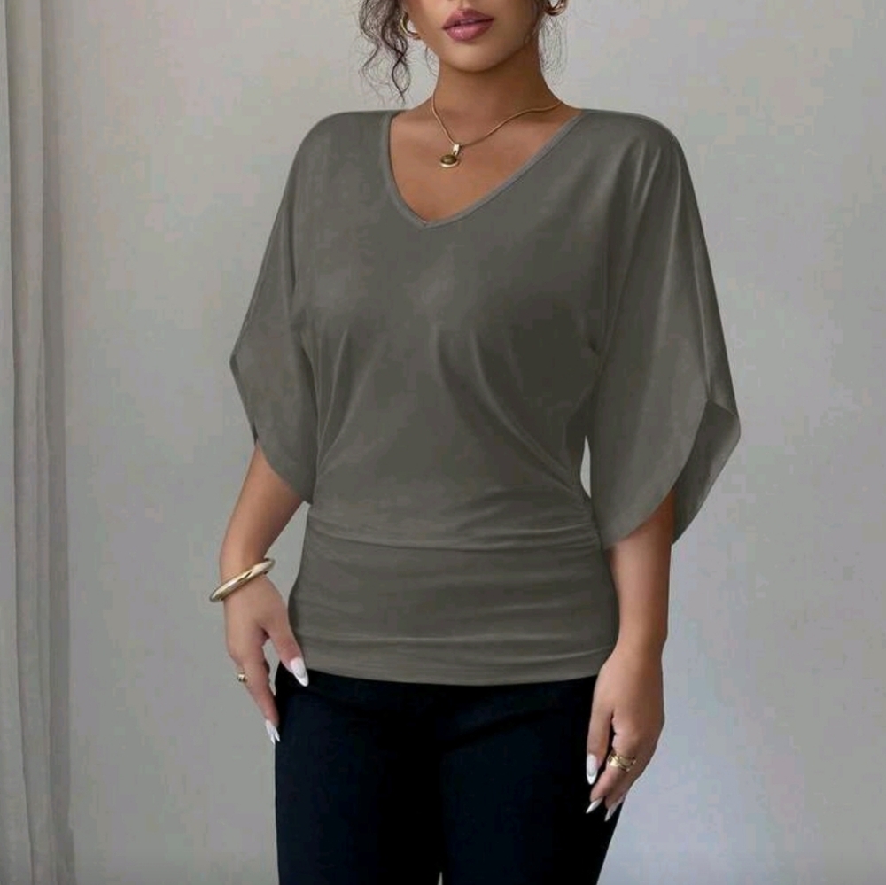 NWT Casual Gray Blouse With Batwing Sleeves - Picture 3 of 5